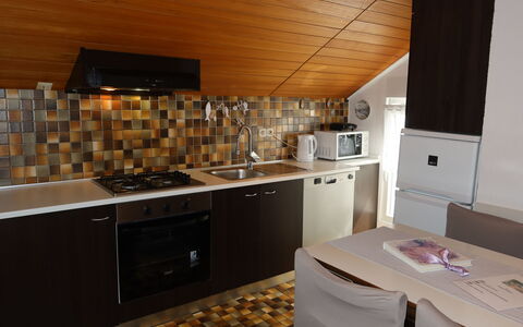 Vir 119: Cabinetry, Countertop, Property, Furniture, Kitchen, Kitchen Stove, Kitchen Appliance, Wood, Drawer, Architecture