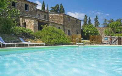 Radda in Chianti 850: Water, Sky, Plant, Cloud, Building, Property, Window, Tree, Swimming Pool, House
