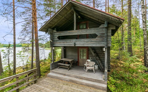 Ranta-Iivari: Tree, Bank, House, Cottage, Lake, Pond, Forest, Log Cabin