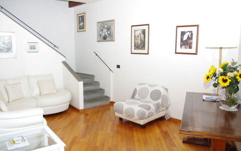 Gli Artisti: White, Room, Floor, Property, Wood Flooring, Furniture, Interior Design, Living Room, Building, Laminate Flooring