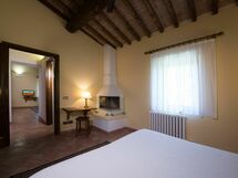 Accommodation:&nbsp;Suite 207