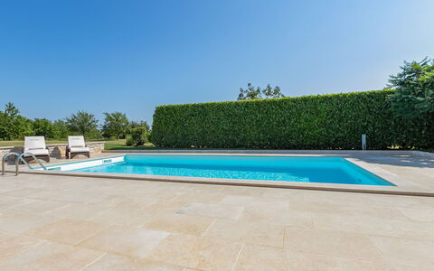 Poli Murvu: Swimming Pool, Property, Leisure, Real Estate, House, Vacation, Villa, Grass, Building, Tile
