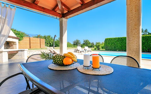 Poli Murvu: Property, Table, Real Estate, Room, Porch, Building, House, Furniture, Azure, Interior Design