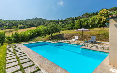 Castiglioncello 875: Water, Sky, Plant, Swimming Pool, Building, Azure, Rectangle, Tree, Body Of Water, Outdoor Furniture