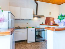 Accommodation:&nbsp;La Madonnina X 17 Pax 875.4