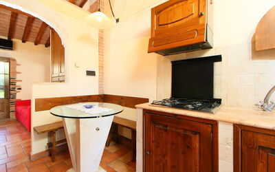 Accommodation:&nbsp;Casale Ischieto 820.1