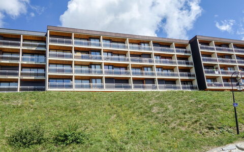 L'Edioule: Property, Residential Area, Architecture, Condominium, Building, Real Estate, Apartment, House, Facade, Land Lot