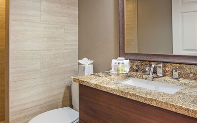 Accommodation:&nbsp;Gullwing Beach Resort 150.11