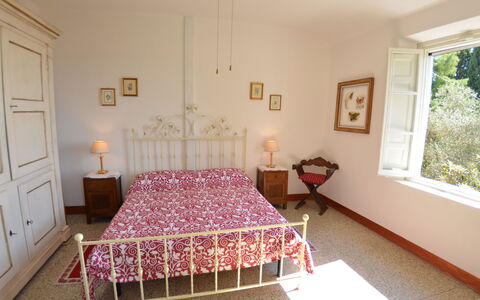 Collina Lagomare: Bedroom, Room, Furniture, Bed, Property, Bed Frame, Bed Sheet, Interior Design, Floor, Bedding