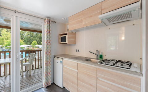 Sunset Terrace: Wood, Wood Stain, Hardwood, Plank, Fence, Balcony, Kitchen, Deck, Plywood, Countertop