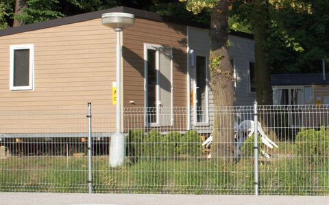 Hawaii Style: Property, House, Home, Real Estate, Building, Residential Area, Architecture, Fence, Cottage, Swimming Pool