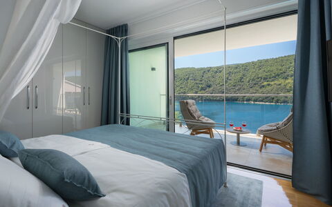 Vlastelini Ii: Bedroom, Room, Bed, Furniture, Property, Interior Design, Bed Frame, Suite, Wall, Curtain