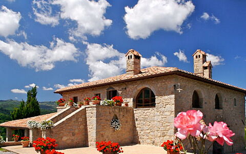 Podere dei Venti: Sky, Cloud, Building, House, Flower, Architecture, Rural Area, Summer, Plant, Tourism