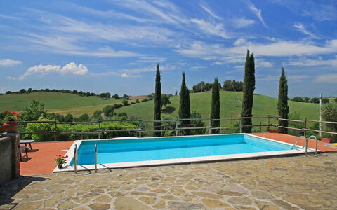 Grosseto 860: Swimming Pool, Property, Real Estate, House, Villa, Vacation, Building, Leisure, Estate, Sky