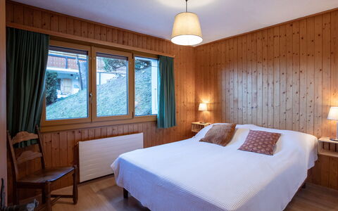 Le Schuss 1: Wood, Interior Design, Home, Ceiling, Furniture, Floor, Room, Bedroom, Bed, Hardwood