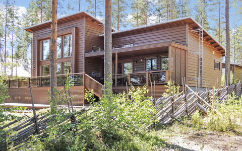 Pielislinna Loma-Koli: Furniture, Chair, Outdoor Furniture, Table, Wood, Outdoor Table, Kitchen & Dining Room Table, Shade, Garden, Umbrella