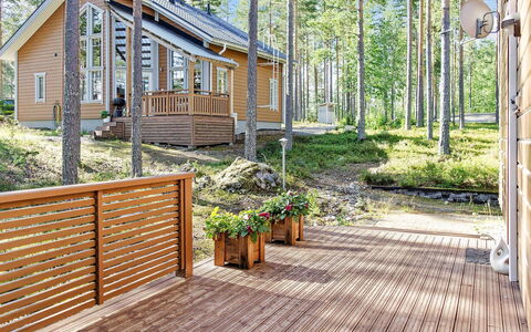 Pielislinna Loma-Koli: Furniture, Chair, Outdoor Furniture, Table, Wood, Outdoor Table, Kitchen & Dining Room Table, Shade, Garden, Umbrella
