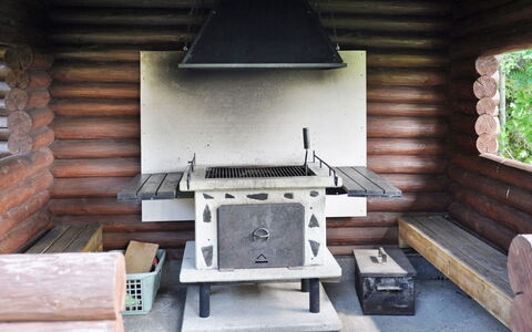 Piilopirtti: Furniture, Chair, Outdoor Furniture, Table, Wood, Outdoor Table, Kitchen & Dining Room Table, Shade, Garden, Umbrella