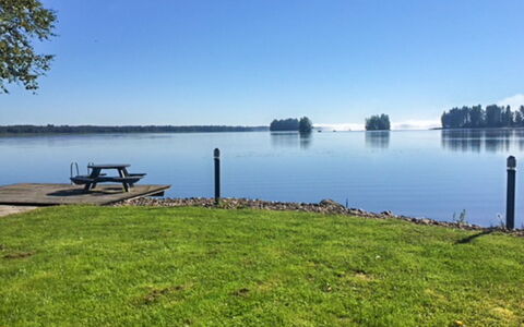 Villa Kaivopuisto: Blue, Water, Body Of Water, Water Resources, Nature, Natural Landscape, Horizon, Waterway, Bank, Landscape