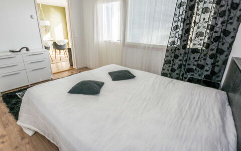 Villa Kaivopuisto: Bed, Furniture, Bedding, Interior Design, Bedroom, Floor, Flooring, Bed Sheet, Wood, Room