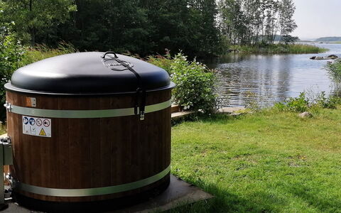 Lampaluodon Punainen Tupa: Wood, Cottage, Log Cabin, Forest, Shed, Garden Buildings, Larch, Woodland, Wood Stain