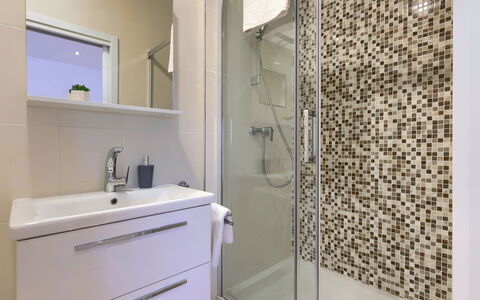 Mir: Mirror, Bathroom Cabinet, Tap, Plumbing Fixture, Cabinetry, Sink, Bathroom, Interior Design, Floor