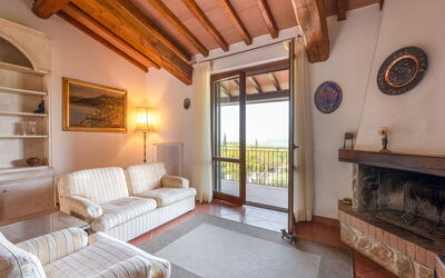 La Gattaiola 840.1: Furniture, Property, Building, Table, Couch, Picture Frame, Living Room, Wood, Comfort, Interior Design