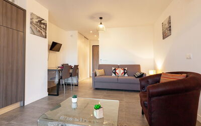 Accommodation:&nbsp;Château 123.11
