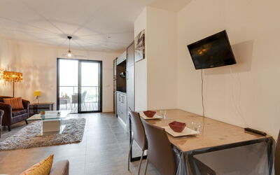 Accommodation:&nbsp;Château 123.11