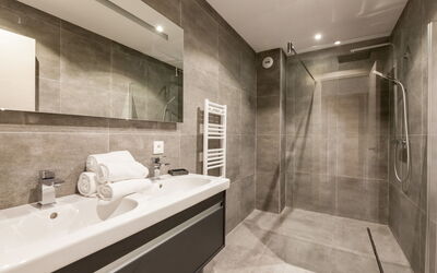 Accommodation:&nbsp;Château 123.5