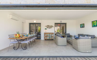 Accommodation:&nbsp;Bastion 123.17
