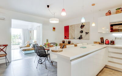 Accommodation:&nbsp;Bastion 123.15