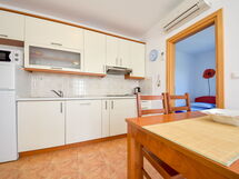 Accommodation:&nbsp;Ti-ni 107.2