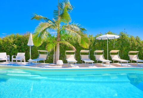 Villa Emanuele - Costarainera: Swimming Pool, Resort, Majorelle Blue, Property, Vacation, Resort Town, Leisure, Tree, Palm Tree, Summer