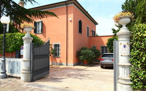 Paolotti: Property, House, Building, Real Estate, Town, Home, Neighbourhood, Residential Area, Architecture, Facade