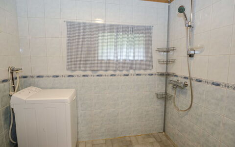 Kissankello: Flooring, Plumbing Fixture, Floor, Interior Design, Plumbing, Bathroom, Tile, Ceiling, Composite Material, Room