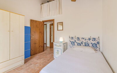 Accommodation:&nbsp;Ginestre