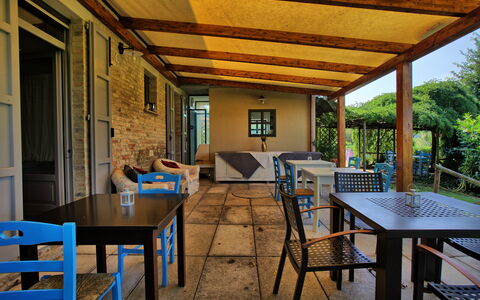 La Villa Di Ostra: Property, Building, Room, House, Patio, Porch, Home, Real Estate, Furniture, Table