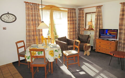 Ruhpolding 201: Room, Furniture, Dining Room, Property, Interior Design, Building, Table, Floor, Living Room, House