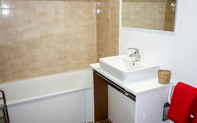 Accommodation:&nbsp;Les Jardins du Yacht Club 137.3