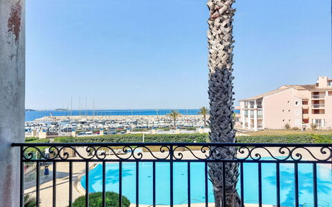 Six Fours la Coudoulière 101: Blue, Swimming Pool, Apartment, Sea, Resort, Balcony, Hotel, Coast, Villa, Resort Town