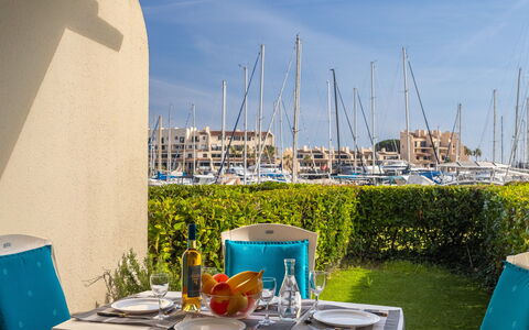 Accommodation:&nbsp;Les Deux Voiles 184.4