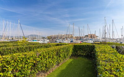 Accommodation:&nbsp;Les Deux Voiles 184.4