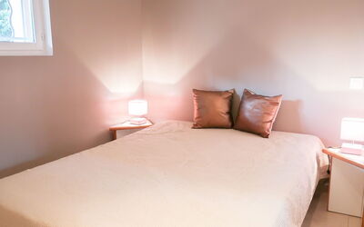 Accommodation:&nbsp;Les Deux Voiles 184.1