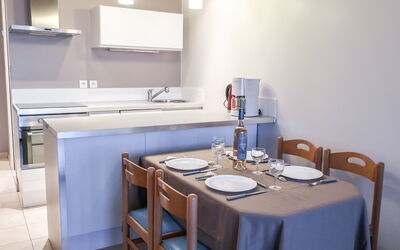 Accommodation:&nbsp;Les Deux Voiles 184.1