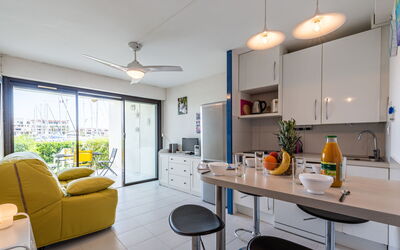 Accommodation:&nbsp;Les Deux Voiles 184.3
