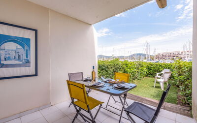Accommodation:&nbsp;Les Deux Voiles 184.3