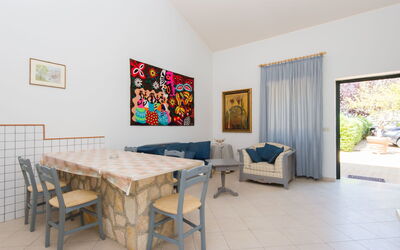 Accommodation:&nbsp;La Magnolia 808.5