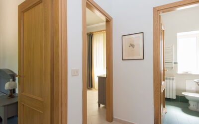 Accommodation:&nbsp;La Magnolia 808.5
