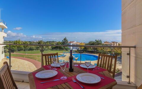 Monte da Eira: Property, Real Estate, Room, Sky, House, Building, Vacation, Balcony, Estate, Tree